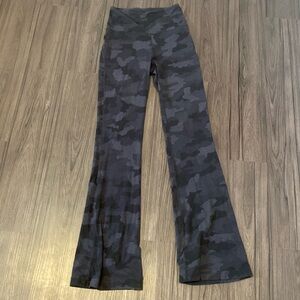 Black camo flared lululemon leggings